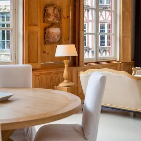La De La Pucelle Apartment