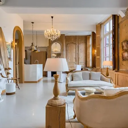 La De La Pucelle Apartment